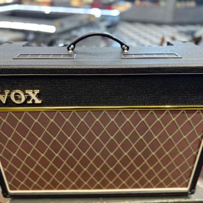 Vox AC15C1 Custom 2-Channel 15-Watt 1x12" tube Guitar Combo 2019 - Present - Black image 2