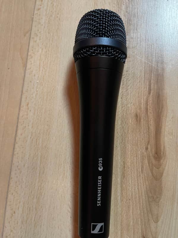 Sennheiser e935 Handheld Cardioid Dynamic Vocal Microphone image 1