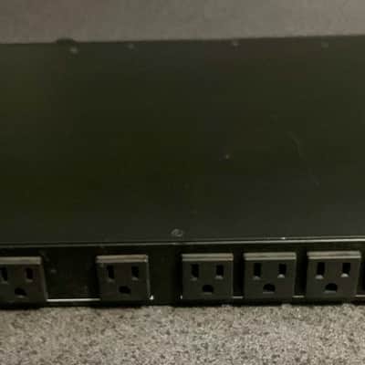 Furman PL-PLUS C Power Conditioner with Voltmeter 2010s - Black image 6