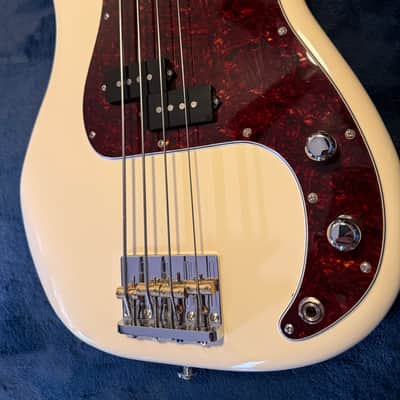 Fender Vintera II '60s Precision Bass 2023 - 2026 - Olympic White image 1
