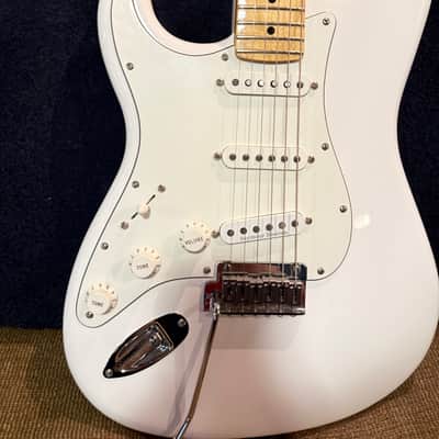 Fender LEFT HANDED Stratocaster Player MIM - Polar White image 9
