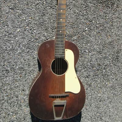 Vintage '30s Unlabeled Harmony Parlor USA Guitar ! DECENT NECK. NICE POTENTIAL! image 1