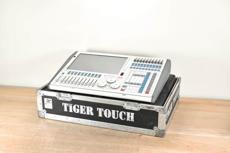 Avolites Tiger Touch Lighting Console with Case CG005M8 image 1
