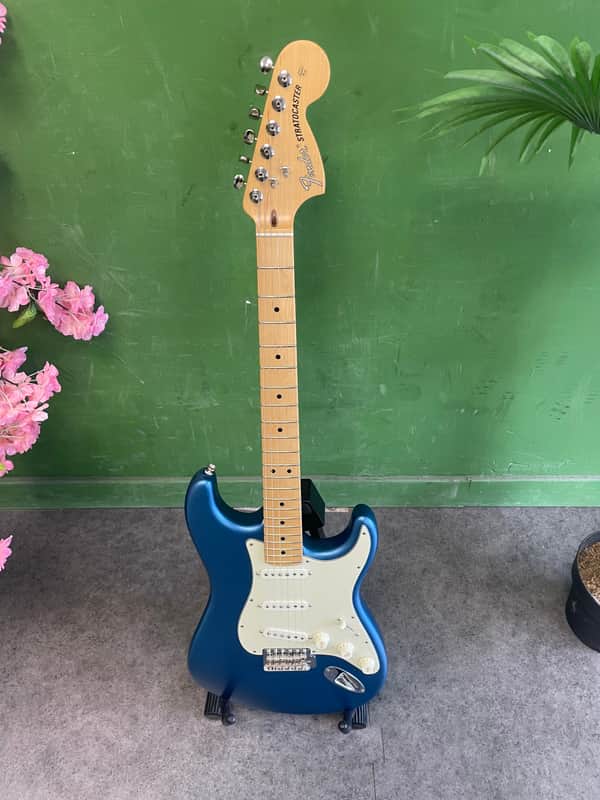 Fender American Performer Stratocaster with Maple Fretboard 2018 - Present - Satin Lake Placid Blue