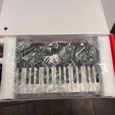 IK Multimedia UNO Synth Pro 37-Key Analog Synthesizer 2021 - Black image 3