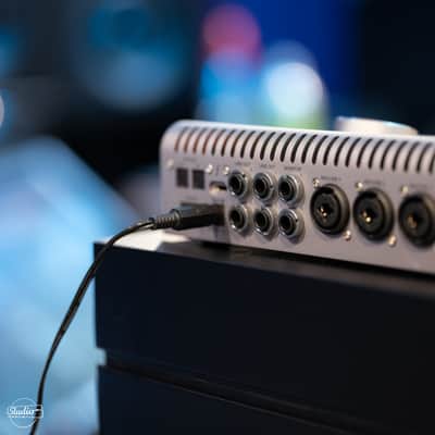 Universal Audio Apollo x4 Gen 2 Thunderbolt Audio Interface 2024 - Present - Silver image 4
