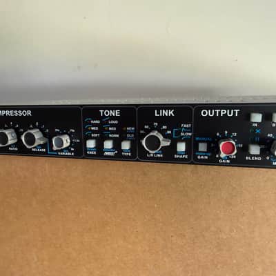 API 2500+ Stereo Bus Compressor 2020 - Present - Black image 3
