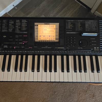 Yamaha PSR-530 Electronic Keyboard Synthesizer