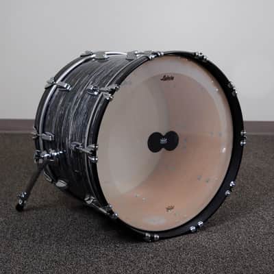 Ludwig Classic Maple Bass Drum - 22x16" - Vintage Black Oyster image 3