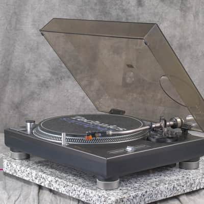 Technics SL-1200MK4 Black direct drive turntable in Very Good Condition image 2