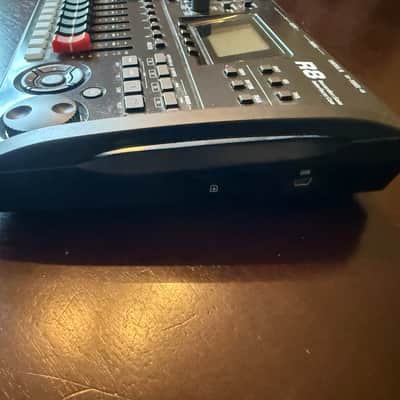 Zoom R8 Recorder: Interface: Controller: Sampler 2010s - Black image 5