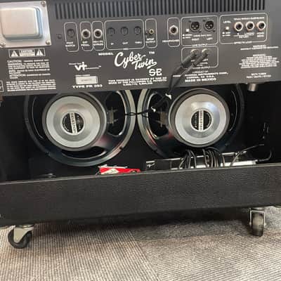Fender Cyber-Twin SE 65-Watt 2x12" Combo image 2