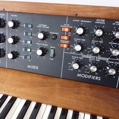 Moog Minimoog Model D 1975 - Serviced - Superb image 6