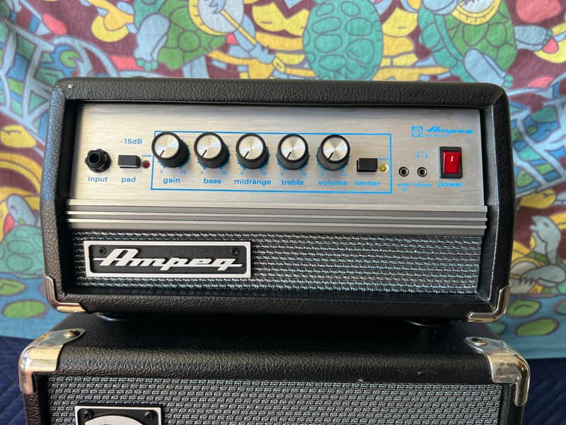 Immagine Ampeg Micro VR 200-Watt Compact Solid State Bass Amp Head 2011 - Present - Black - 1