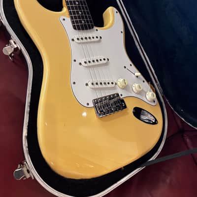 Fender Japan ‘72 Reissue Stratocaster 1994 - Aged White image 2