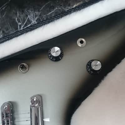 Gibson Flying V 84 reissue guitar of the week (wk40) limited edition 2007 Silverburst image 10