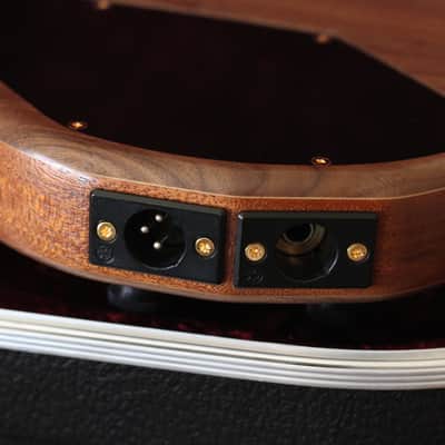2011 Wal Mk 2 Fretless MINT w/ case image 15