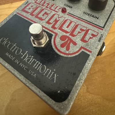 Electro-Harmonix Little Big Muff Pi Distortion / Sustainer 2006 - Present - Gray / Black / Red image 2