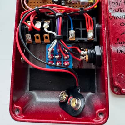 DAM Super Bee Red #67 (2010) – Early Serial – Rare Handbuilt Fuzz – Mint image 7