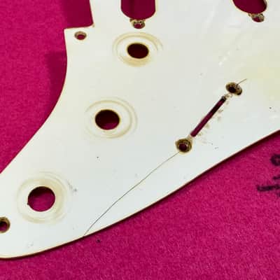 GVT Master-Aged 1954–1957 for Stratocaster® Pickguard – Vintage Eggshell ABS / Aged image 2