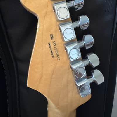 Fender Mexican Stratocaster - 2012 - Arctic White image 6