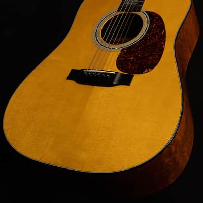 Martin Limited D-18GL Gordon Lightfoot - Hand Signed Natural image 1