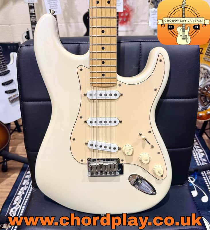 Squier Deluxe Stratocaster 2007 - 2018 | Reverb Canada