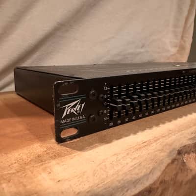 Peavey EQ-31 Vintage 1980's Rackmount 1/3 Octave Graphic Equalizer - Black image 3
