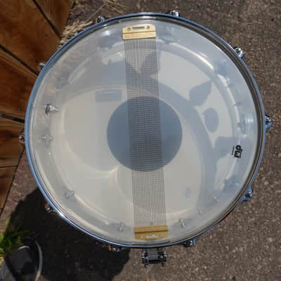 DW Design Series | Seamless Clear Acrylic Shell 10 Lug | 6x14 Snare Drum 2025 Model image 3