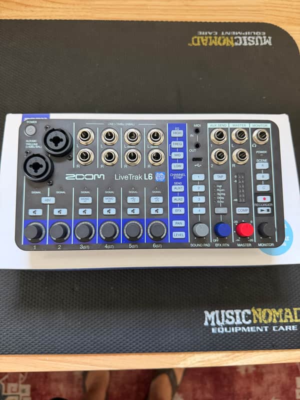 Zoom LiveTrak L6 10-Channel Digital Mixer image 1