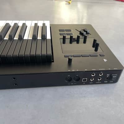Expressive E Osmose 49-Key 24-Voice Polyphonic Synthesizer 2022 - Present - Black image 10