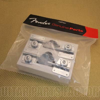 007-6568-049 Set of 4 Fender Chrome Logo Cloverleaf 70s Logo Bass Tuners 0076568049 image 2