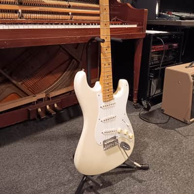 MINT - Fender Lincoln Brewster Stratocaster 2024 - Present Olympic Pearl image 2