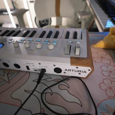 Arturia AstroLab 37-Key Stage Keyboard 2025 - Present - White image 4
