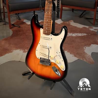 Squier Stratocaster Standard 2005 - 2-tone Sunburst image 3