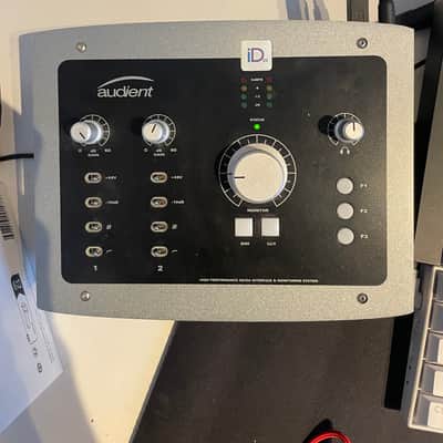 Audient iD22 Desktop USB Audio Interface 2010s - Black image 2