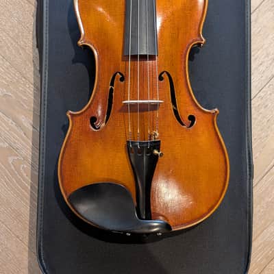 DZ Strad Model 800 Viola 15.5″ – Brand New – Adjustable Case & 2 Bows image 2