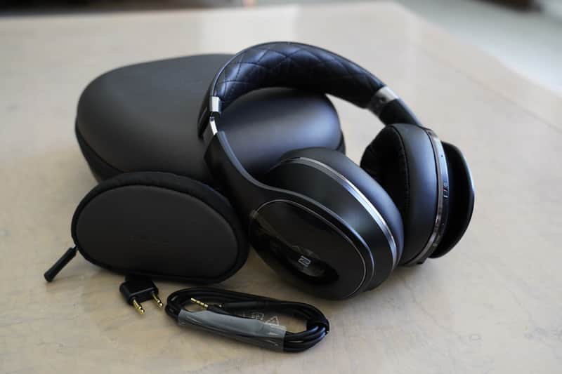 Samsung level Over Noise Canceling Wireless Headphones Black image 1