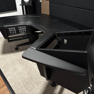 Argosy Aura 260-L Workstation with Upper Right Rack image 7
