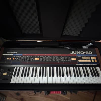 Roland Juno-60 61-Key Polyphonic Synthesizer 1982 - 1984 - Black