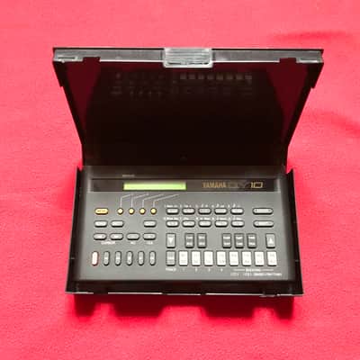 Yamaha QY10 90s - Black