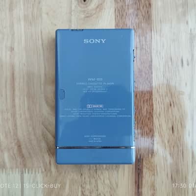 Sony WM 109 1986 - Sony Walkman Cassette player WM 109 light green working image 2