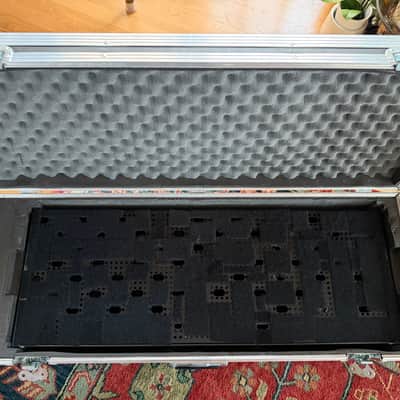 Temple Audio DUO 34 Flight Case and Pedalboard with 4-Way Jack Patch Module image 2