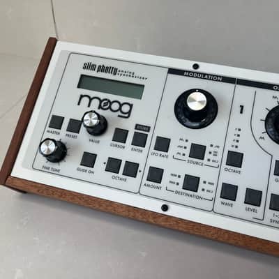 Moog Slim Phatty 2010s - White image 3