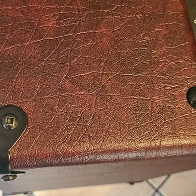 Traynor YCV40WR Custom Valve 40-Watt 1x12" Guitar Combo - Wine Red image 8