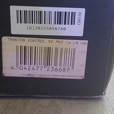 Native Instruments Traktor Kontrol S2 mk2 2010s - Black image 5