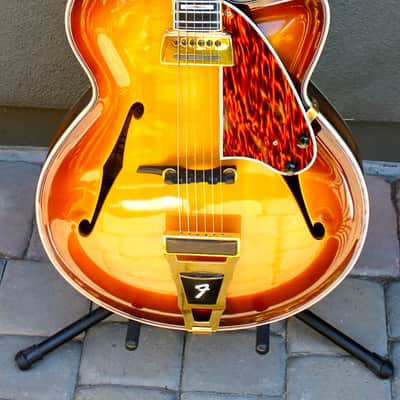 Fender LTD 1971 Burst image 2
