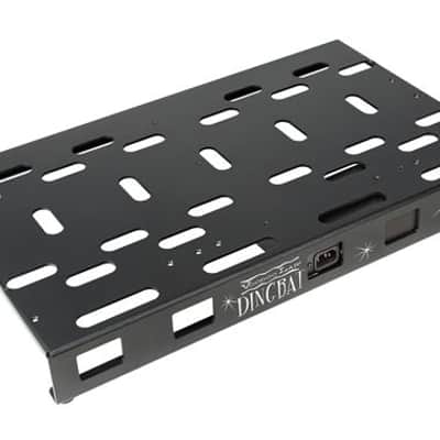 Voodoo Lab Dingbat Medium Pedalboard with Pedal Power 3 image 3