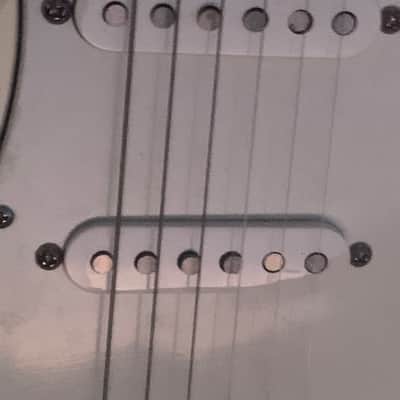 Fender Stratocaster 2006 - Cream/White image 16