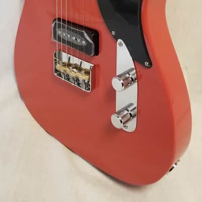 Fender Noventa Telecaster Electric Guitar, Maple Fingerboard, Fiesta Red W/Deluxe Gig Bag image 2